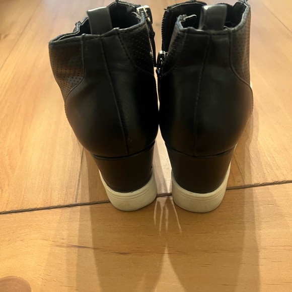 MIA black wedge booties, size 6.5 - Picture 6 of 8